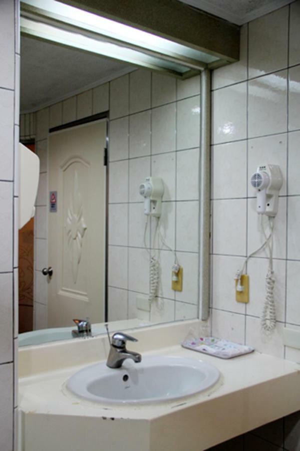 סינצ'ו סיטי Persimmon Hotel מראה חיצוני תמונה